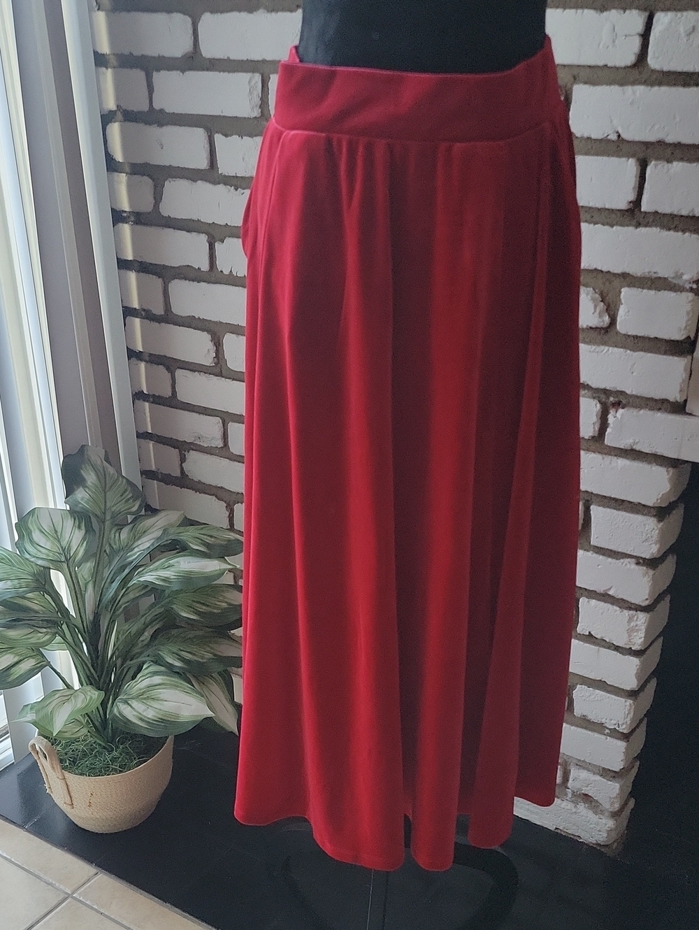 torrid Red Velvet Maxi Skirt - Size O